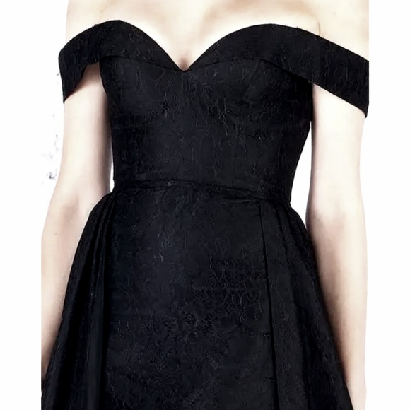 MAC DUGGAL Black Off Shoulder Lace Overlay Train Gown Womens Size 4 - Picture 8 of 11